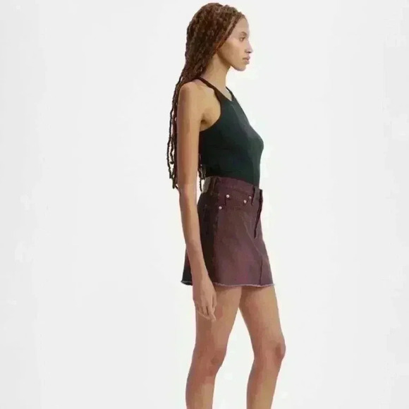 LEVI'S | Women's Cherry Cordial  Mid-rise Cotton Jean Mini Skirt - Picture 3 of 8